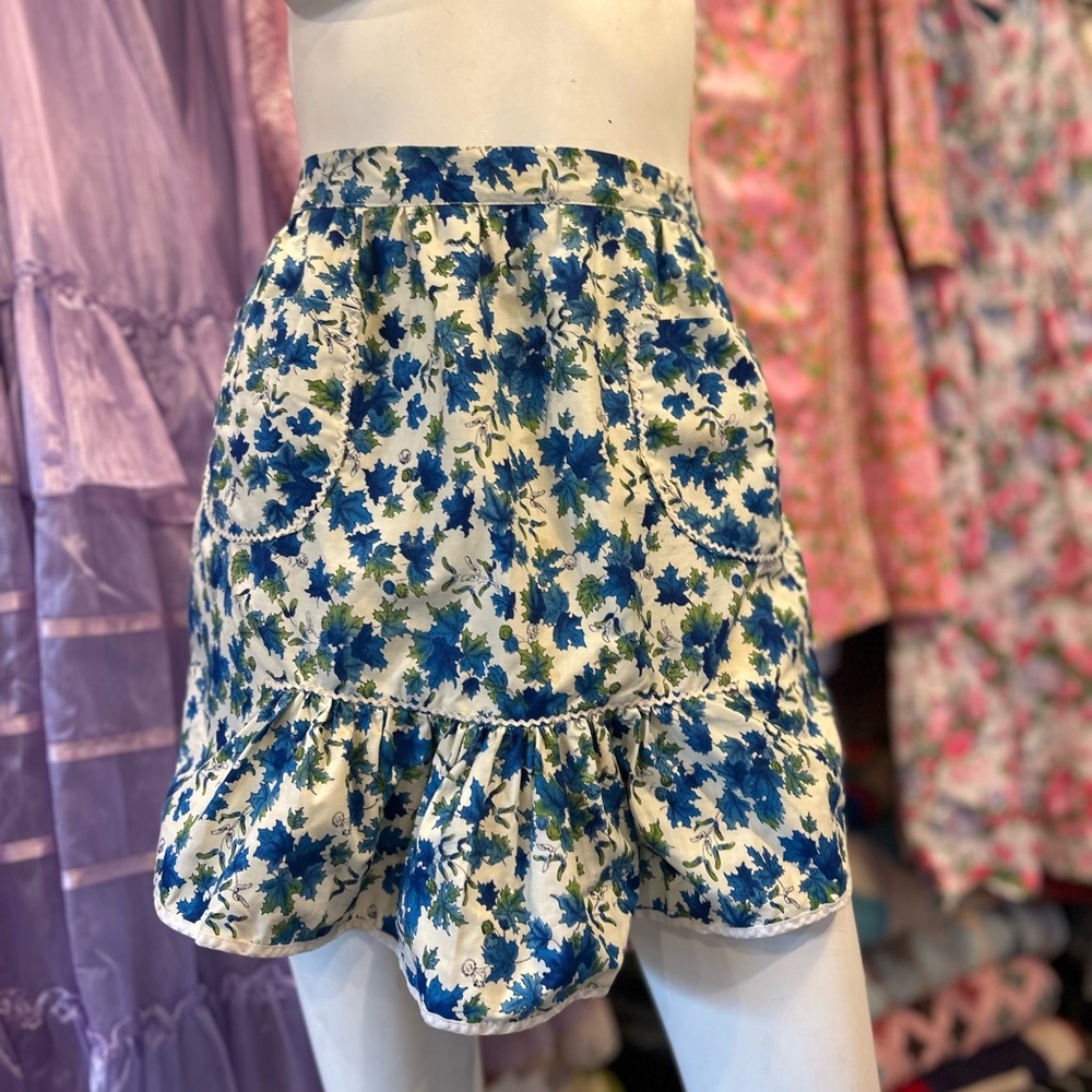 Mid Century Blue Leaf 🍃 Apron